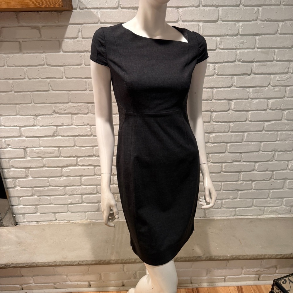 Elie Tahari Black Sheath Dress Boat Neck Cap Sleeve Career Cocktail Minimalist